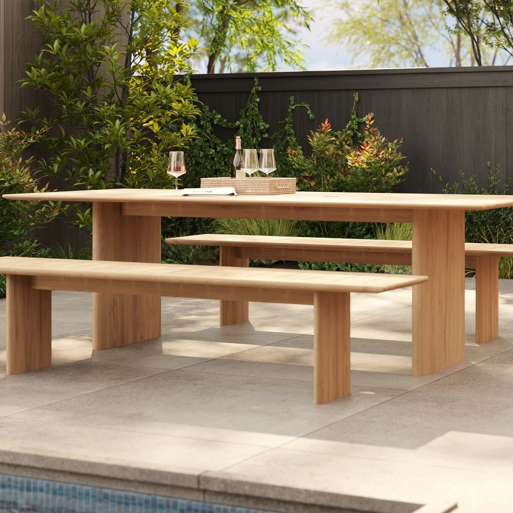 Outdoor sales lounge dining