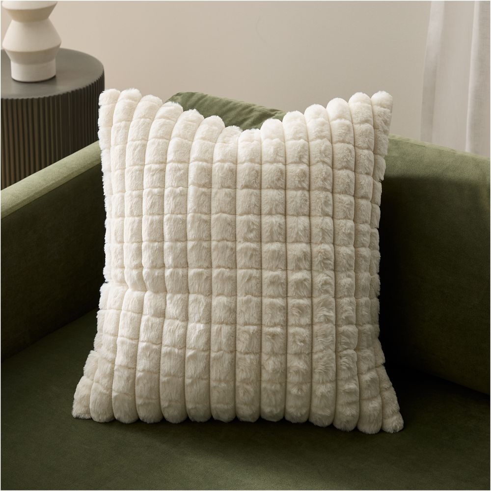 Long 2025 fur pillow
