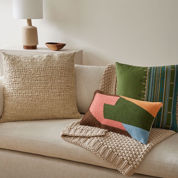 Knit throw discount pillow