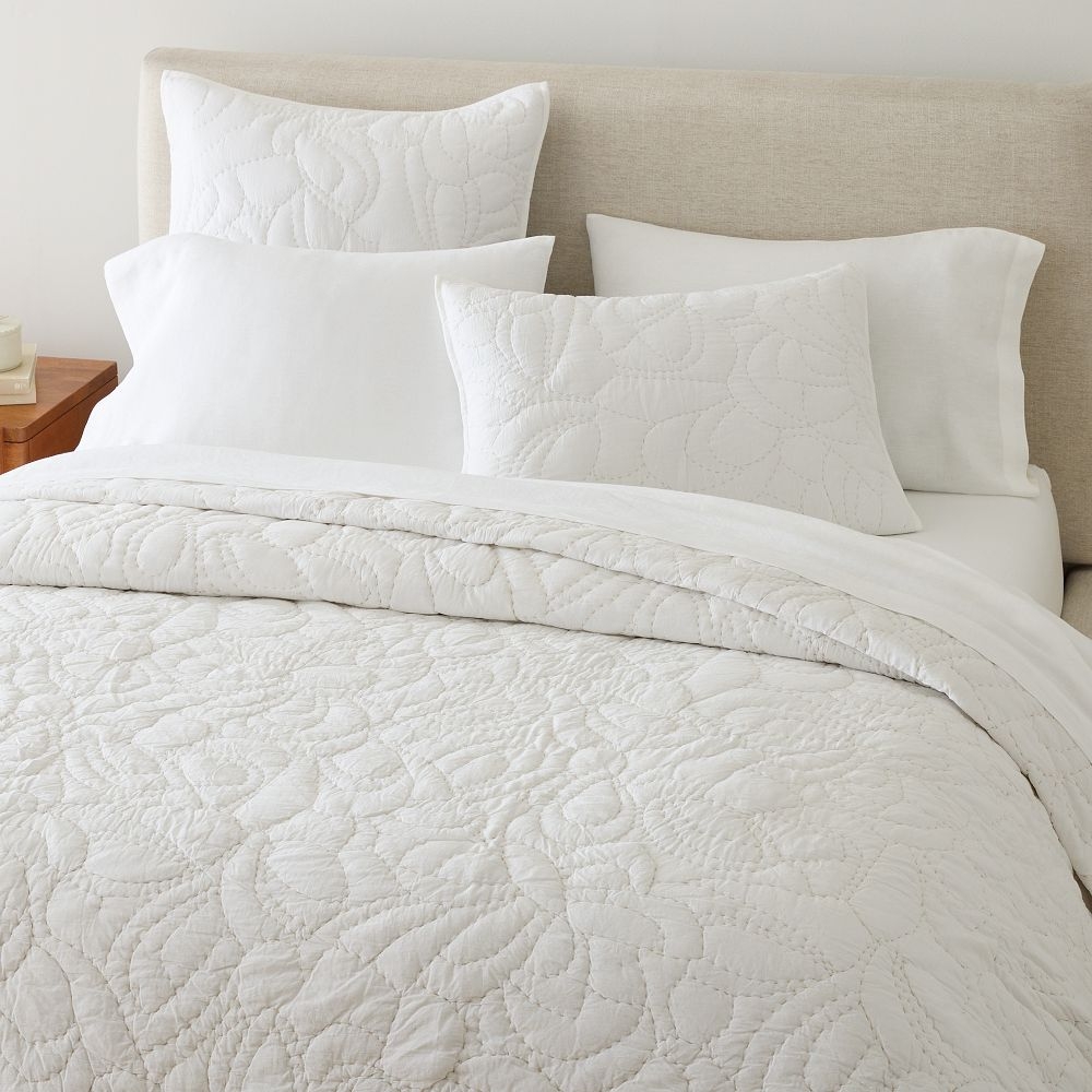 White quilt and shams new arrivals