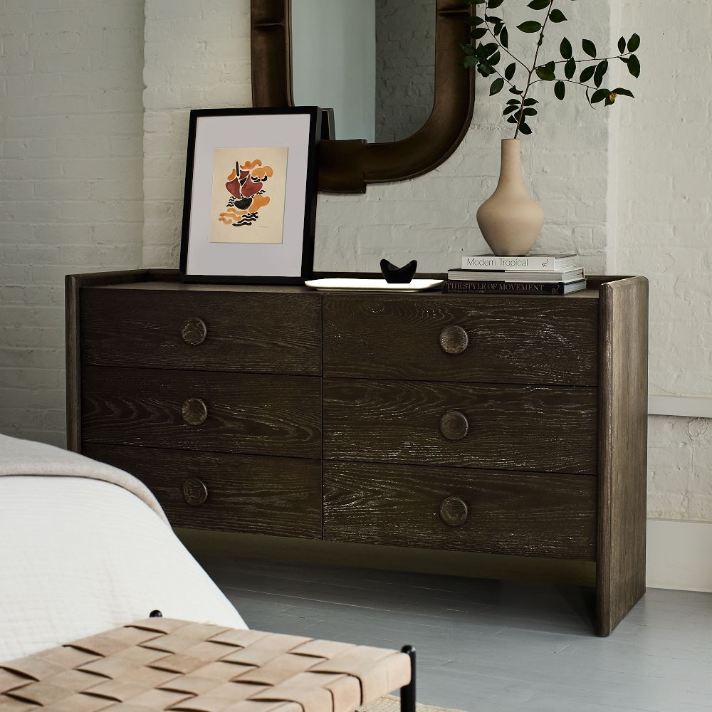 Light brown shop chest of drawers