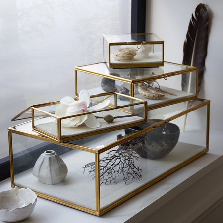 Jewelry shadow box display top