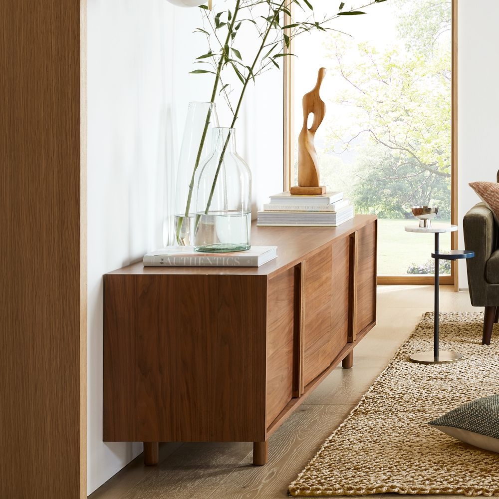 Hollis media outlet console