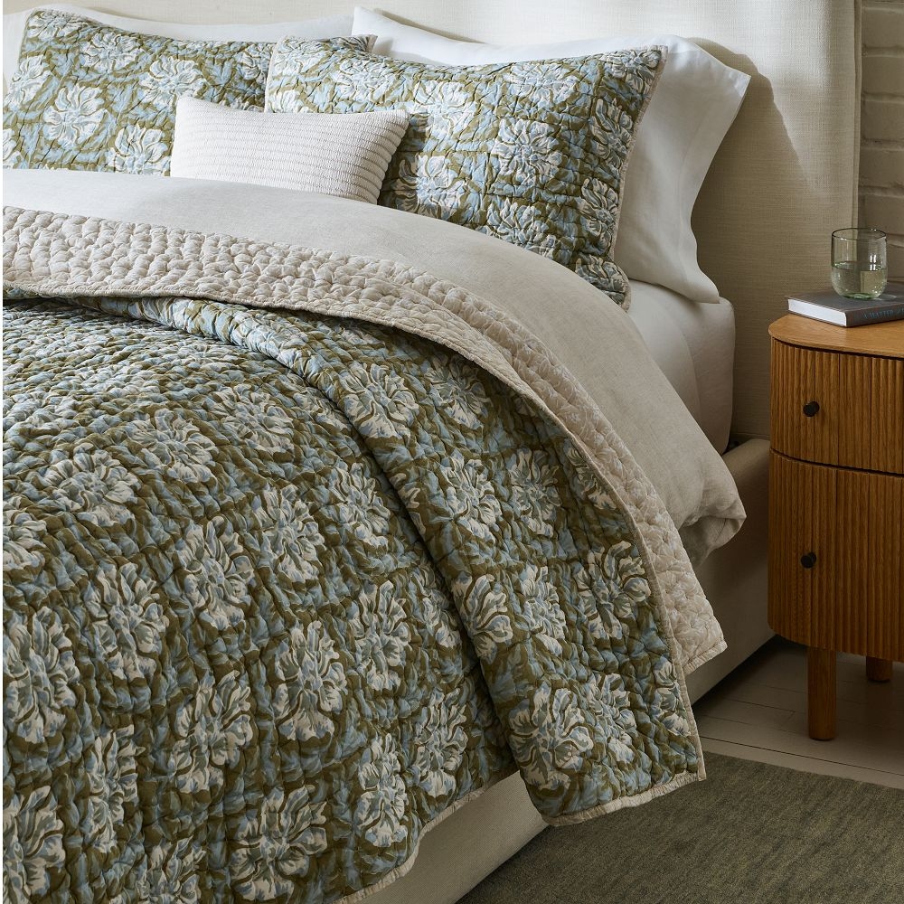 King quilt and shams sales