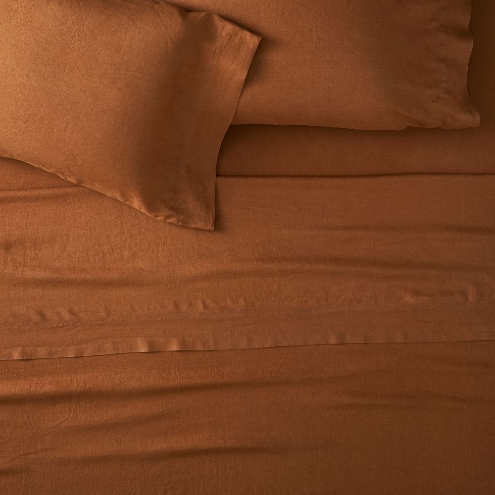 Fitted outlet linen sheet