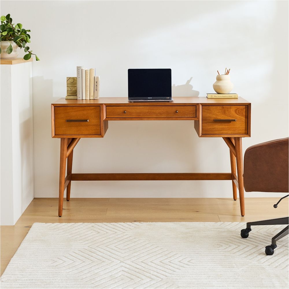 Mcm desk shop