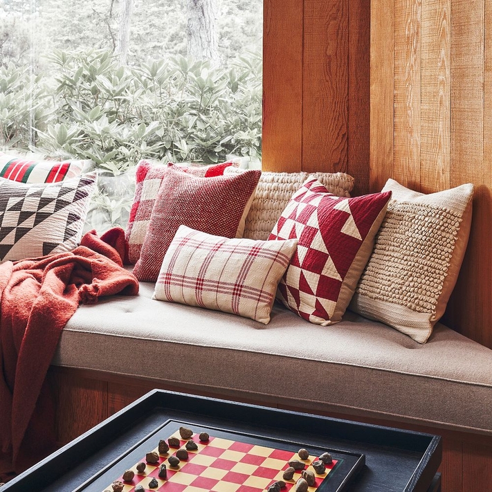 Barn red throw pillows 2025