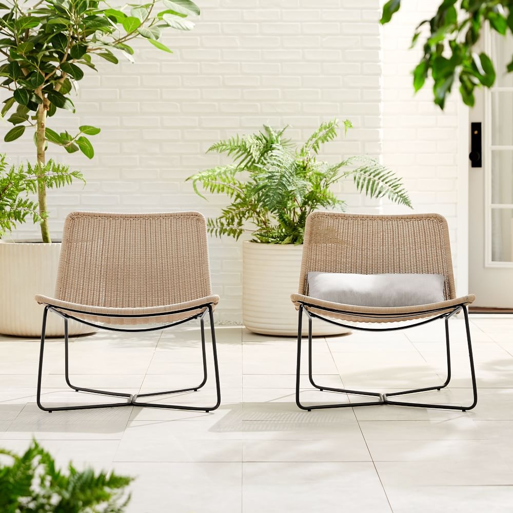 Wide lounge chair outdoor top