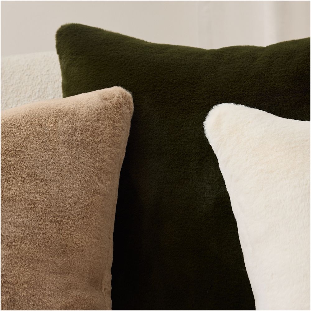 Faux fur deals pillow covers 20x20