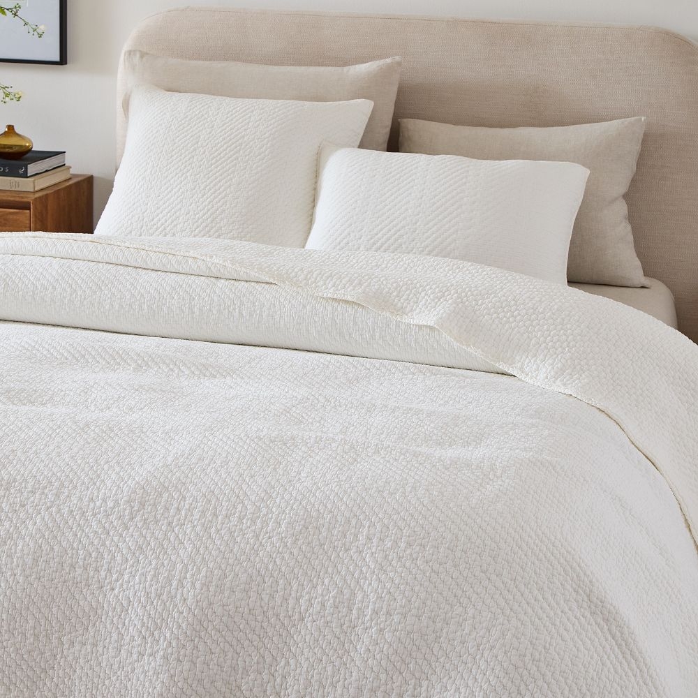 White quilt and shams 2025