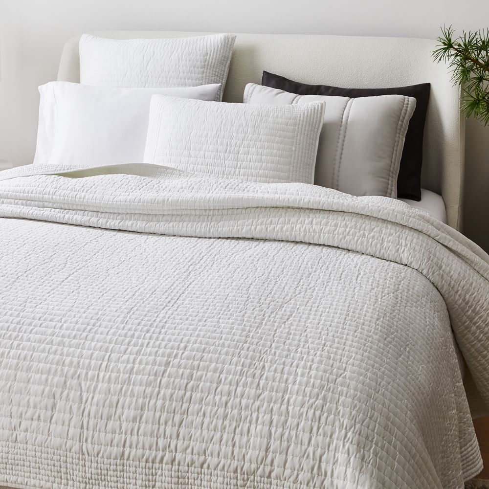 White quilt and shams new arrivals