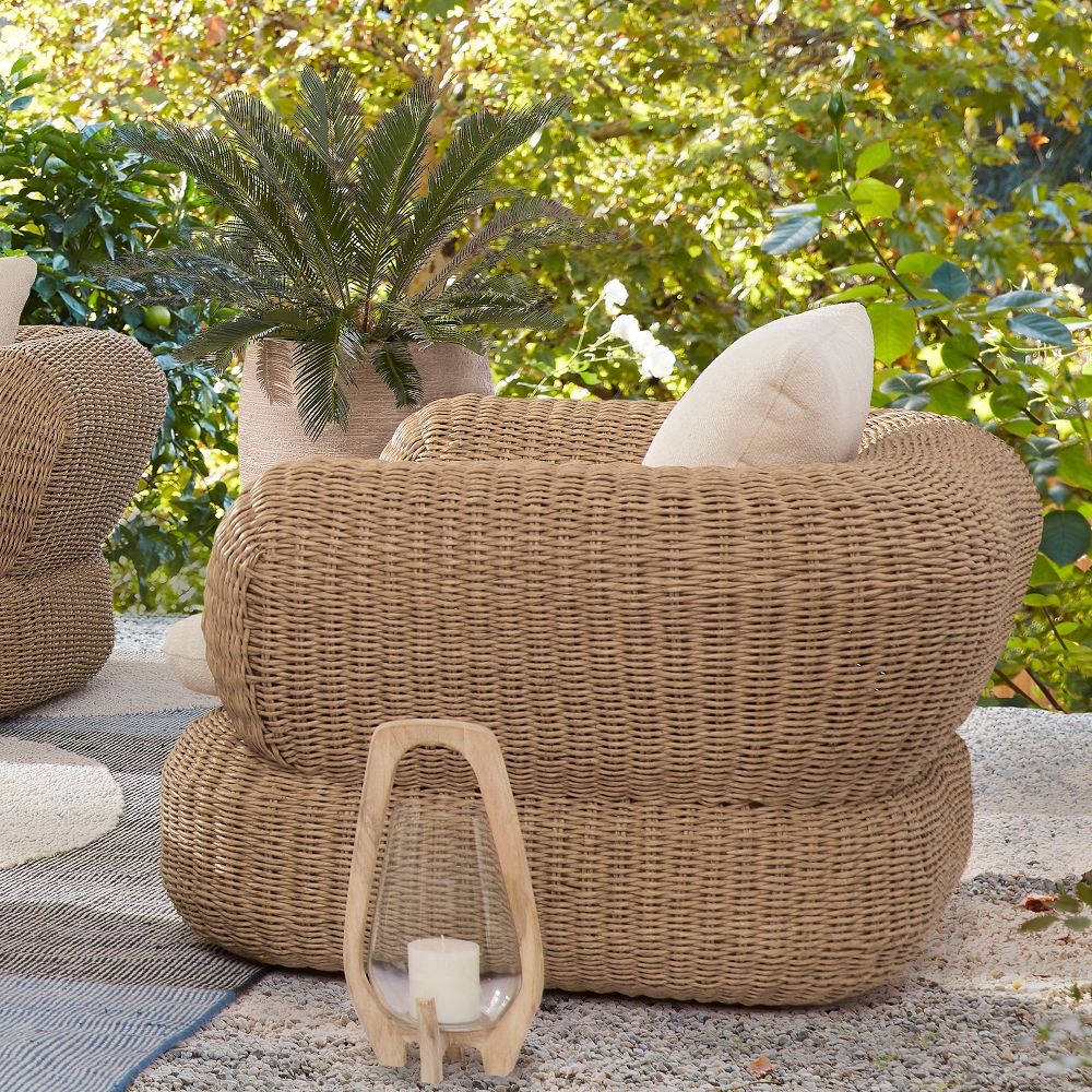 Round lounge sales chair outdoor