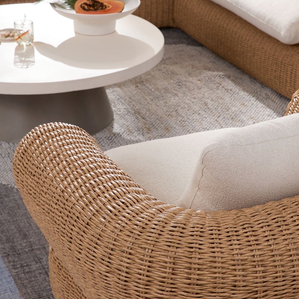 Outdoor round lounge shop chair